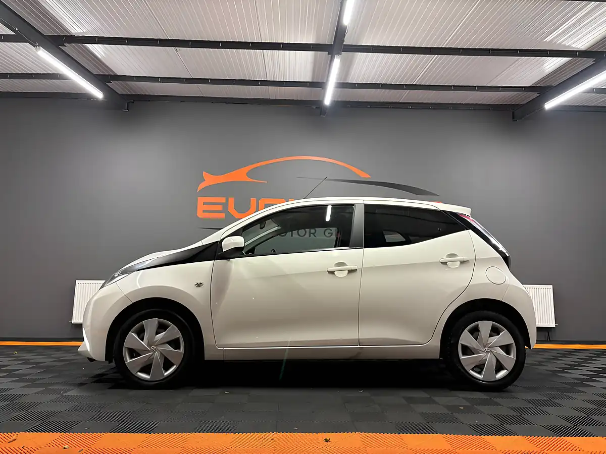 Used 2018 Toyota Aygo X-Play White - Interior and Exterior details 2