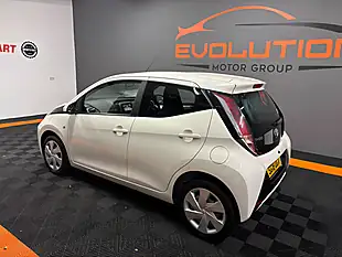 Used 2018 Toyota Aygo X-Play White - Interior and Exterior details 3