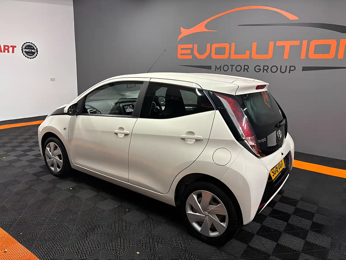 Used 2018 Toyota Aygo X-Play White - Interior and Exterior details 3