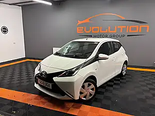Used 2018 Toyota Aygo X-Play White - Interior and Exterior details 4