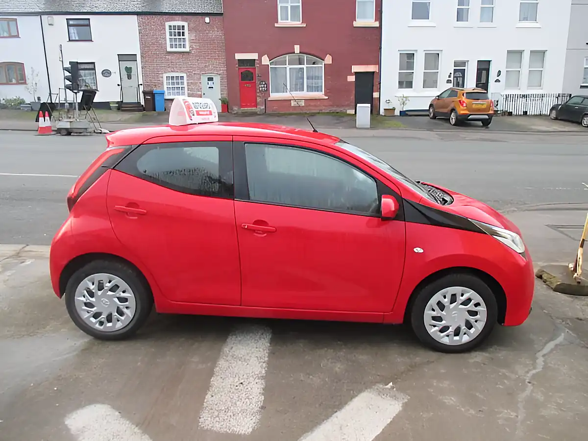 Used 2018 Toyota Aygo X-Play WT-1 Red - Interior and Exterior details 3