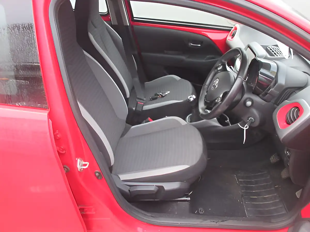 Used 2018 Toyota Aygo X-Play WT-1 Red - Interior and Exterior details 7