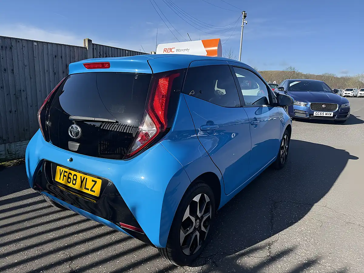 Used 2018 Toyota Aygo X-Plore Blue - Interior and Exterior details 12