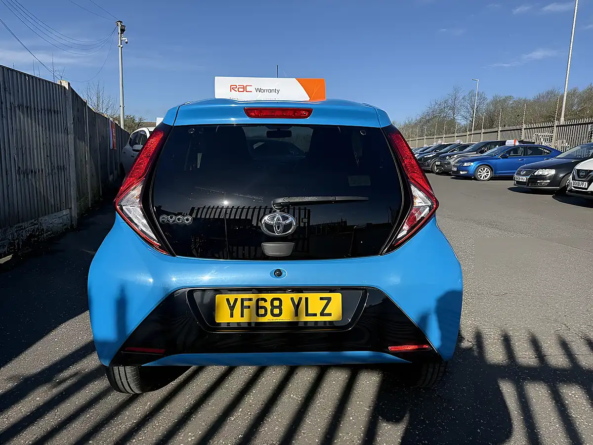 Used 2018 Toyota Aygo X-Plore Blue - Interior and Exterior details 13