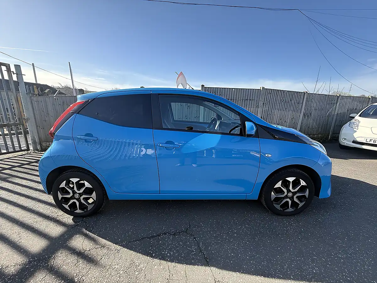 Used 2018 Toyota Aygo X-Plore Blue - Interior and Exterior details 15