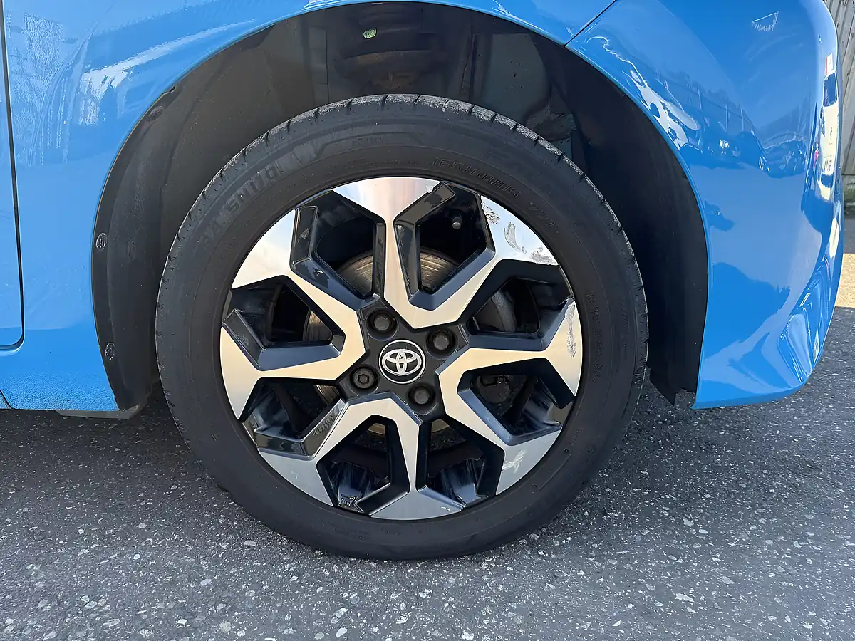 Used 2018 Toyota Aygo X-Plore Blue - Interior and Exterior details 20