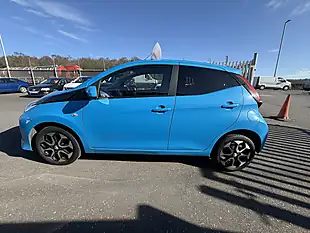 Used 2018 Toyota Aygo X-Plore Blue - Interior and Exterior details 6