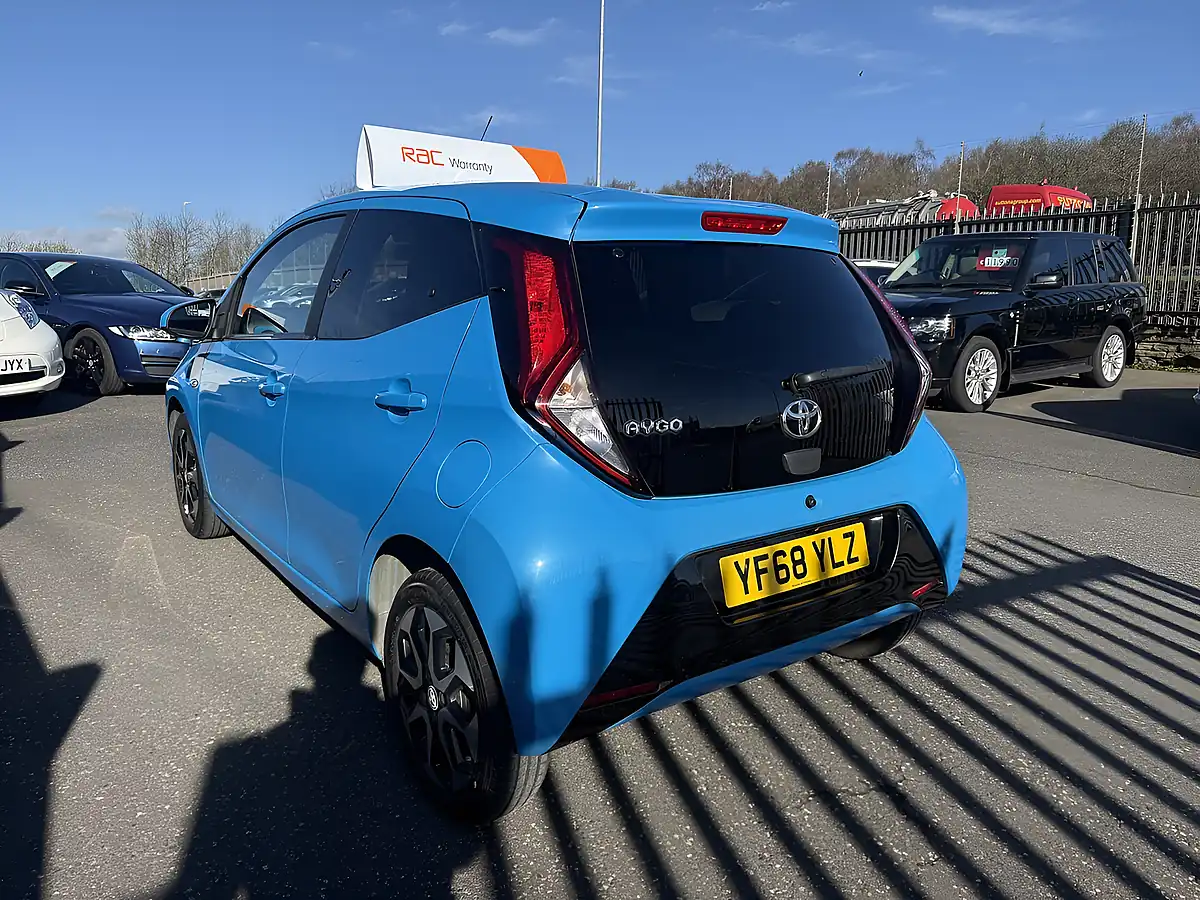 Used 2018 Toyota Aygo X-Plore Blue - Interior and Exterior details 9