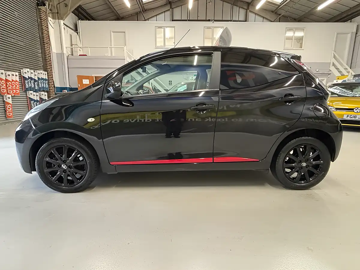 Used 2018 Toyota Aygo X-Press Black - Interior and Exterior details 8