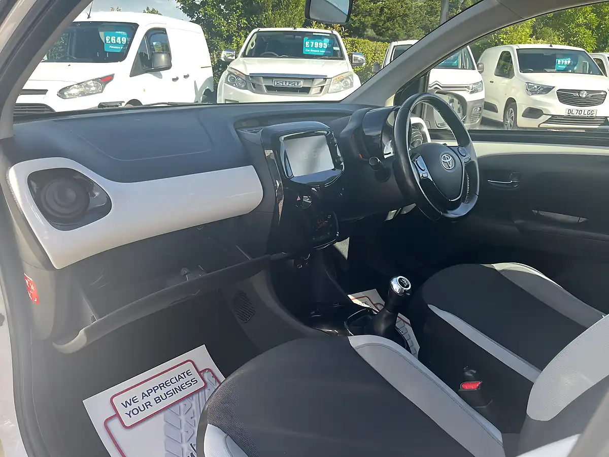 Used 2018 Toyota Aygo X-Press White - Interior and Exterior details 17