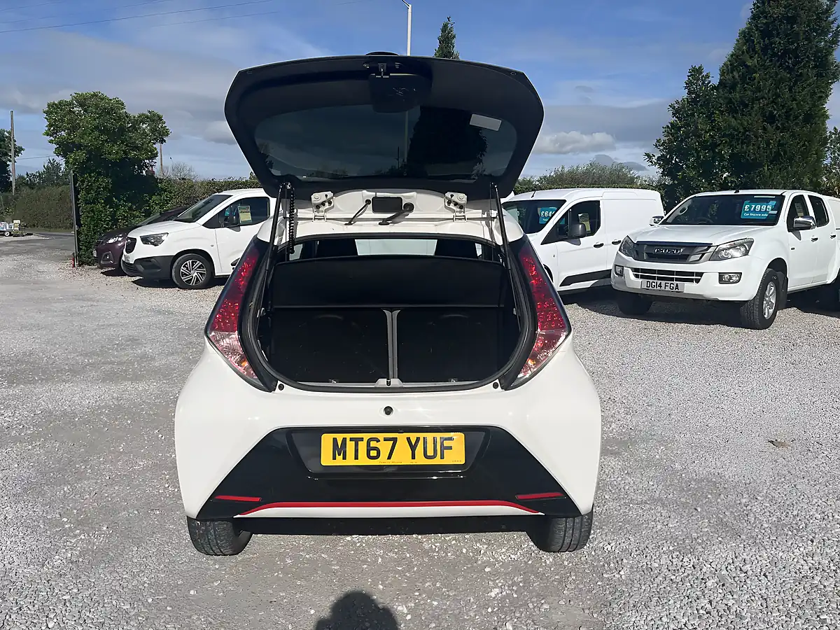 Used 2018 Toyota Aygo X-Press White - Interior and Exterior details 19