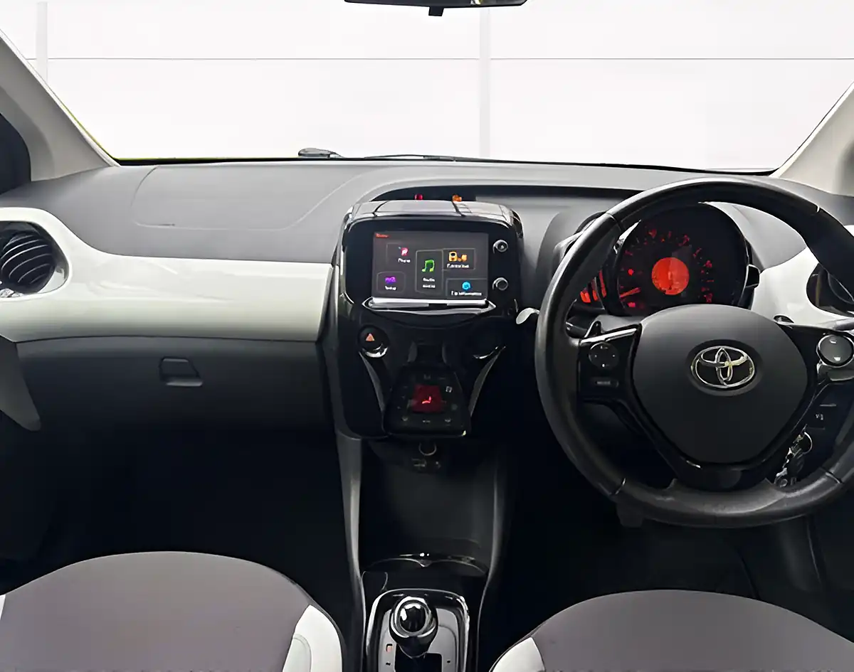 Used 2018 Toyota Aygo X-Press White - Interior and Exterior details 10