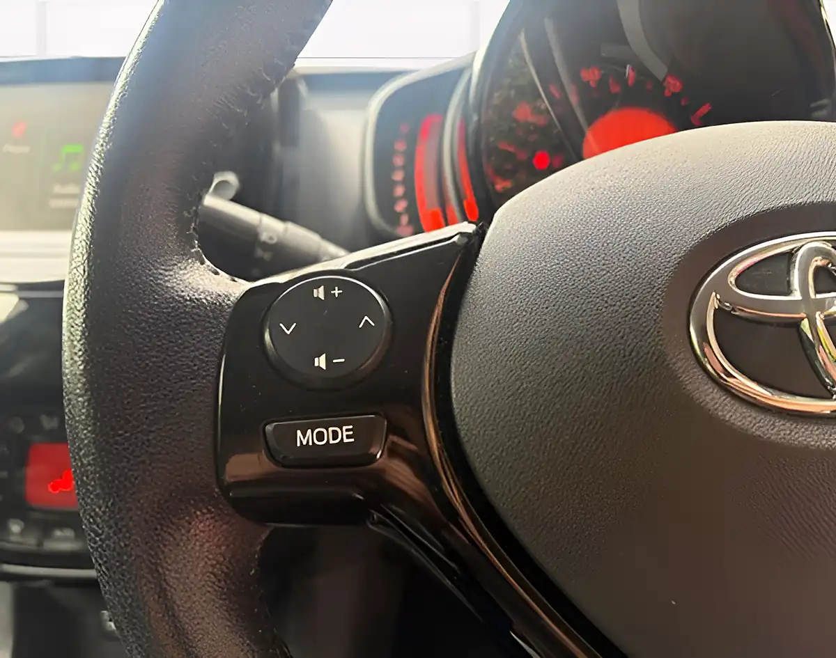 Used 2018 Toyota Aygo X-Press White - Interior and Exterior details 16