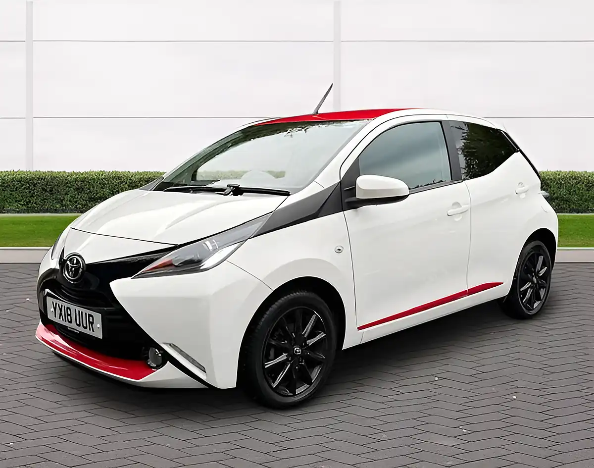 Used 2018 Toyota Aygo X-Press White - Interior and Exterior details 7