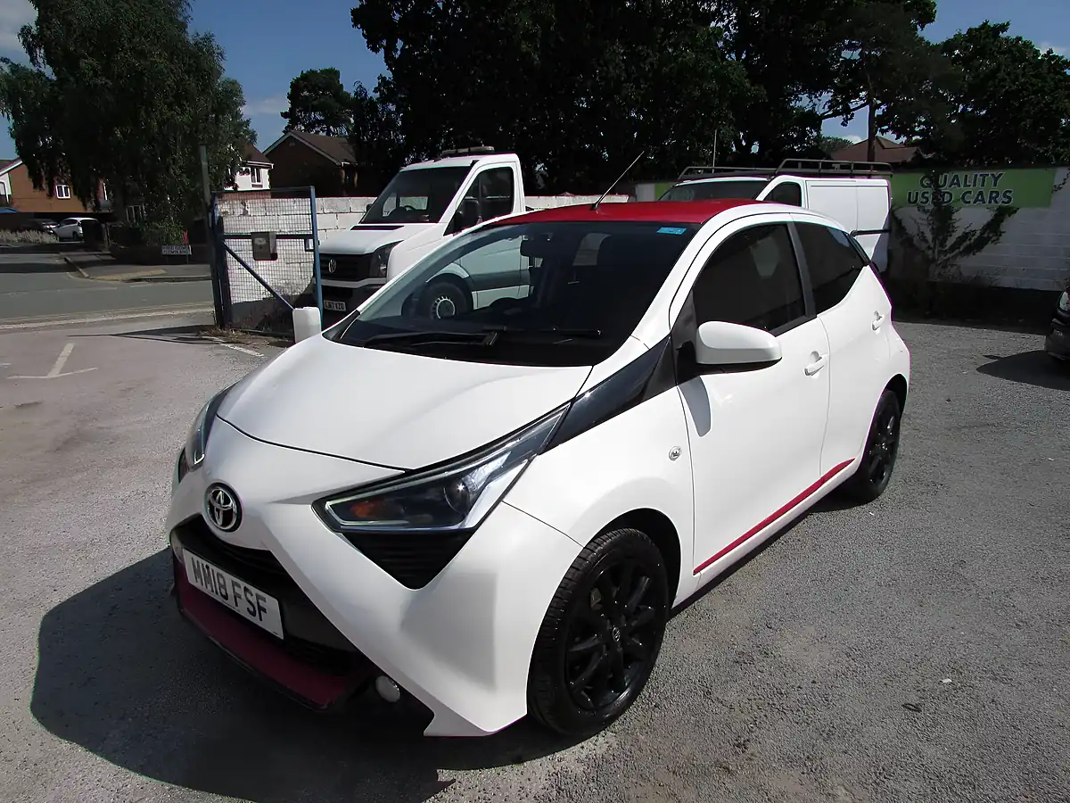 Used 2018 Toyota Aygo X-Press White - Interior and Exterior details 3