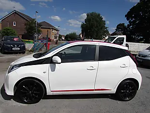 Used 2018 Toyota Aygo X-Press White - Interior and Exterior details 4