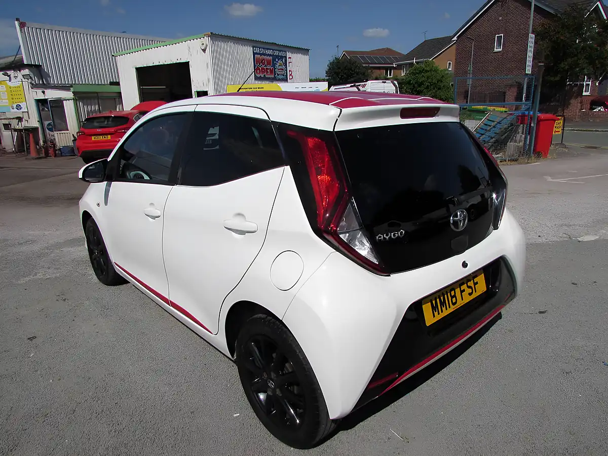 Used 2018 Toyota Aygo X-Press White - Interior and Exterior details 5