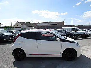 Used 2018 Toyota Aygo X-Press White - Interior and Exterior details 8