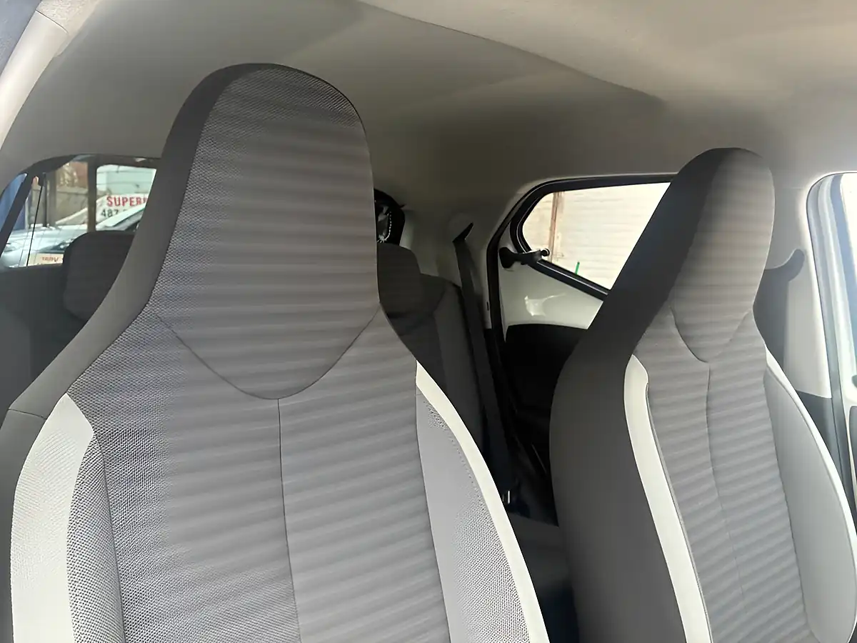 Used 2018 Toyota Aygo X-Press White - Interior and Exterior details 10
