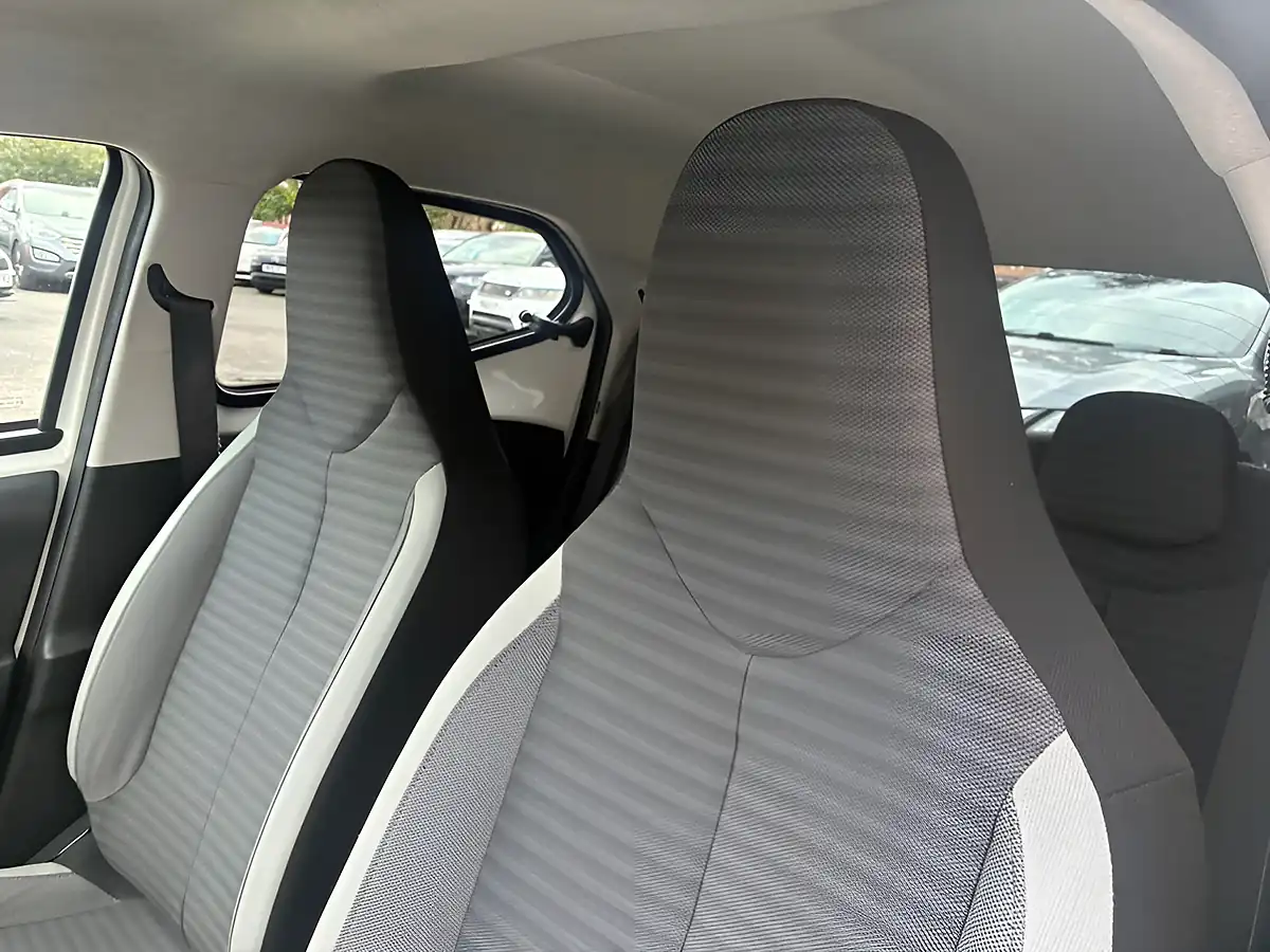 Used 2018 Toyota Aygo X-Press White - Interior and Exterior details 13
