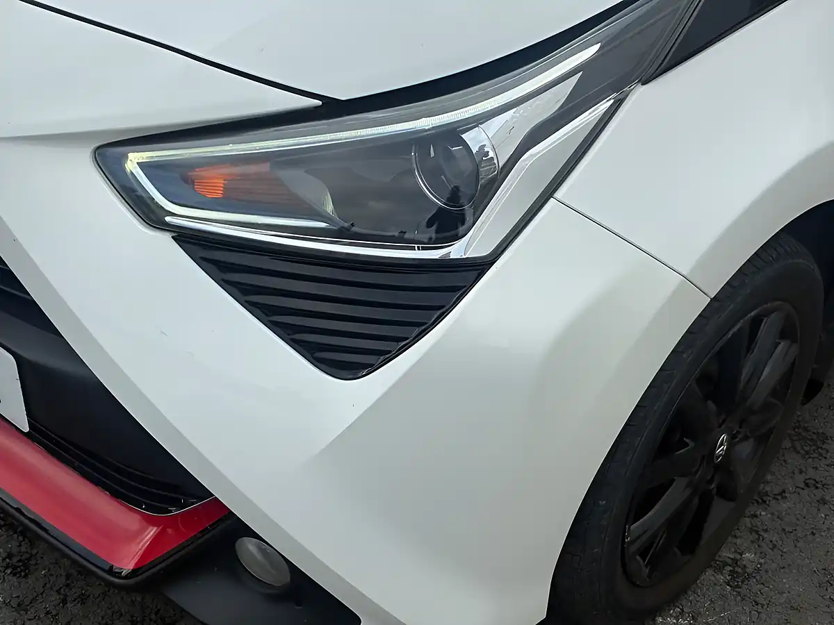 Used 2018 Toyota Aygo X-Press White - Interior and Exterior details 17