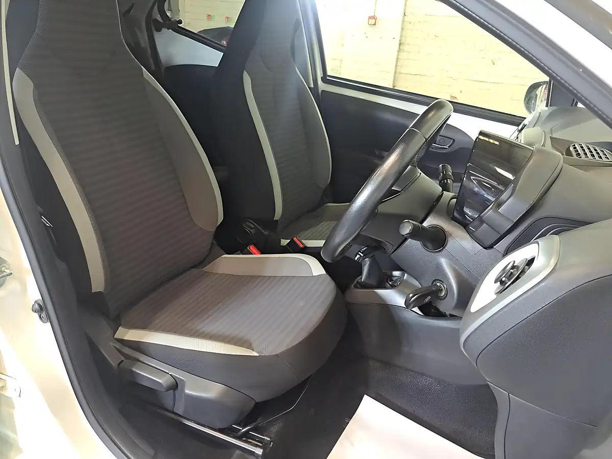 Used 2018 Toyota Aygo X-Press White - Interior and Exterior details 13