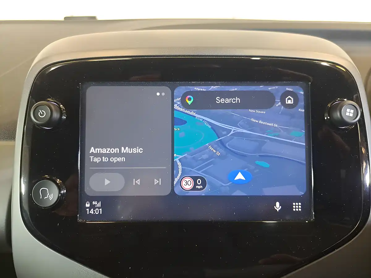 Used 2018 Toyota Aygo X-Press White - Interior and Exterior details 15