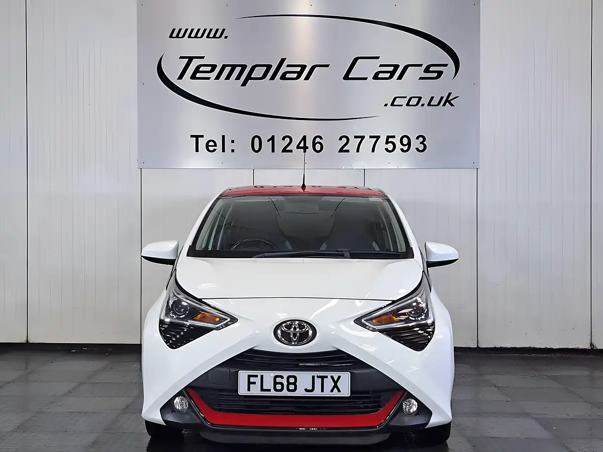 Used 2018 Toyota Aygo X-Press White - Interior and Exterior details 4