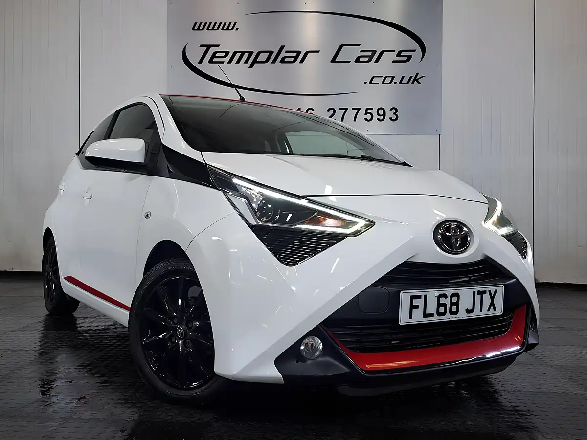 Used 2018 Toyota Aygo X-Press White - Interior and Exterior details 7