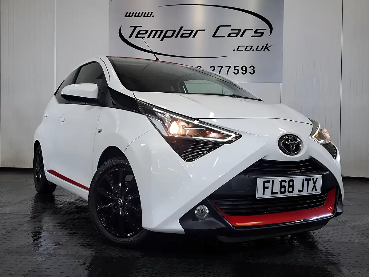 Used 2018 Toyota Aygo X-Press White - Interior and Exterior details 8