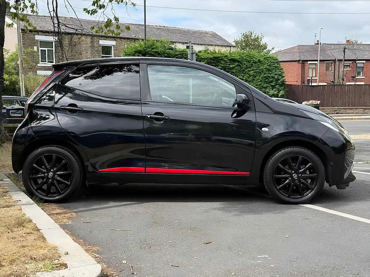 Used 2018 Toyota Aygo X-Press X-Shift Black - Interior and Exterior details 7