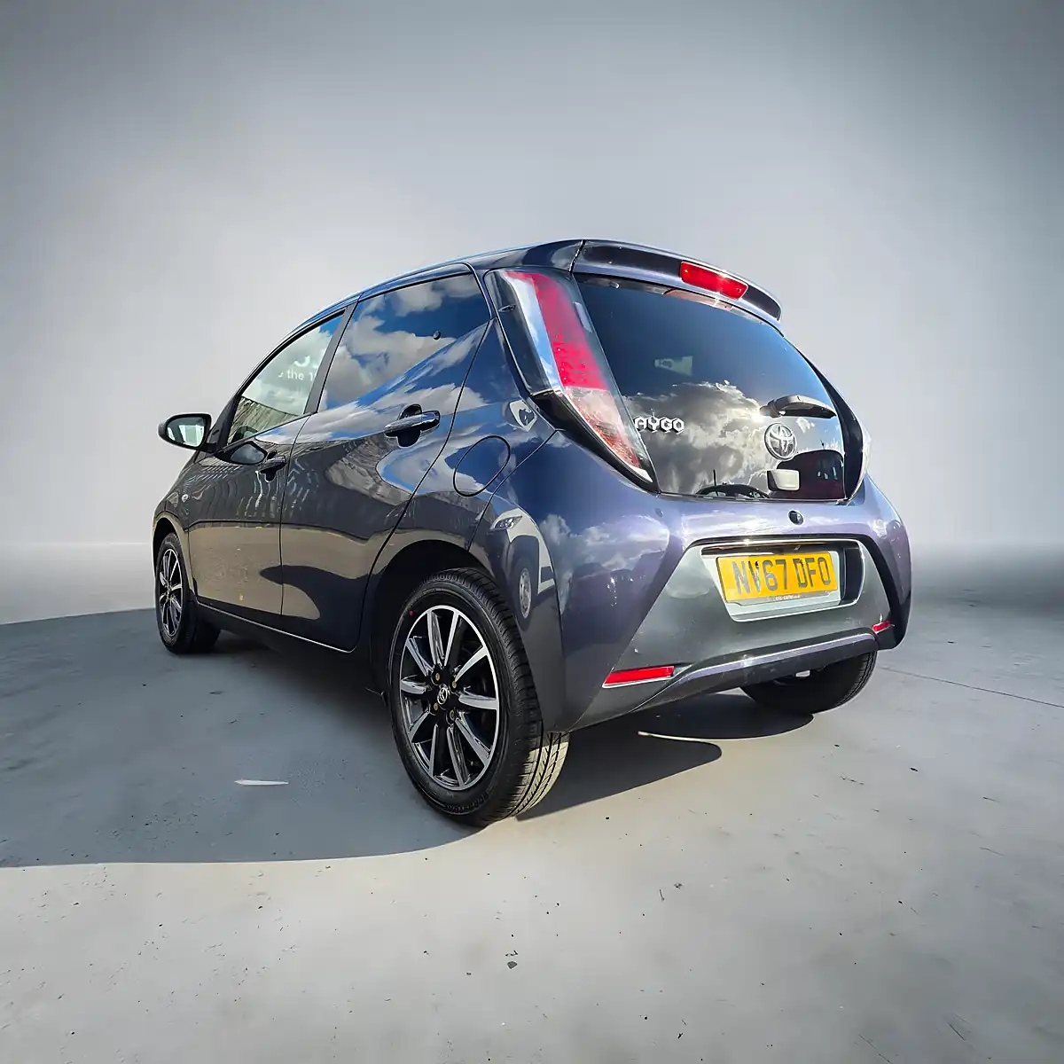 Used 2018 Toyota Aygo X-Style Deep Sky Blue - Interior and Exterior details 10