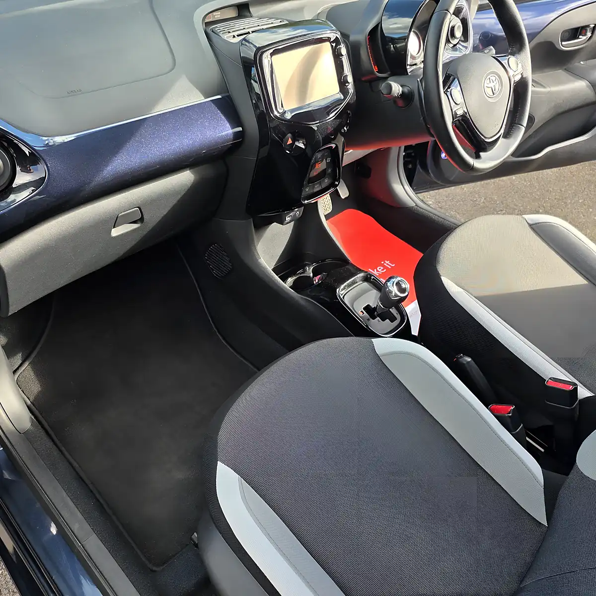 Used 2018 Toyota Aygo X-Style Deep Sky Blue - Interior and Exterior details 20