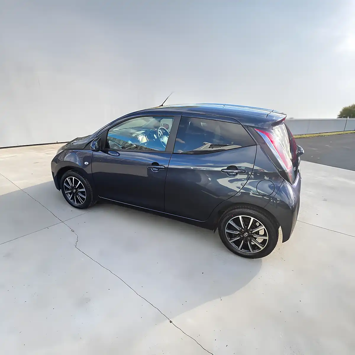 Used 2018 Toyota Aygo X-Style Deep Sky Blue - Interior and Exterior details 5