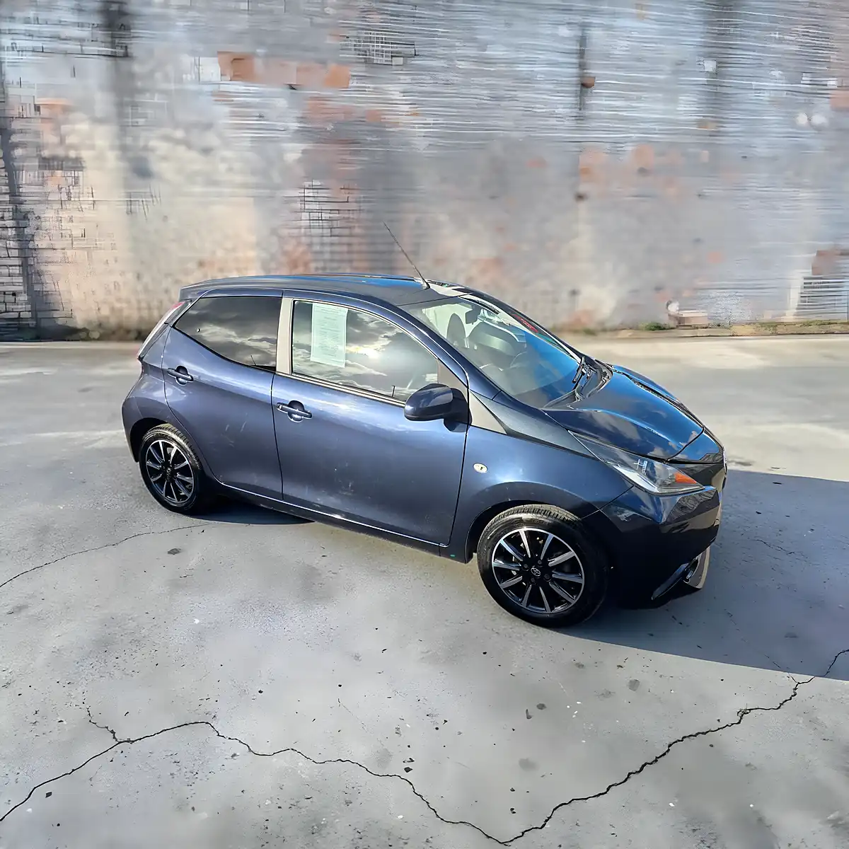 Used 2018 Toyota Aygo X-Style Deep Sky Blue - Interior and Exterior details 9