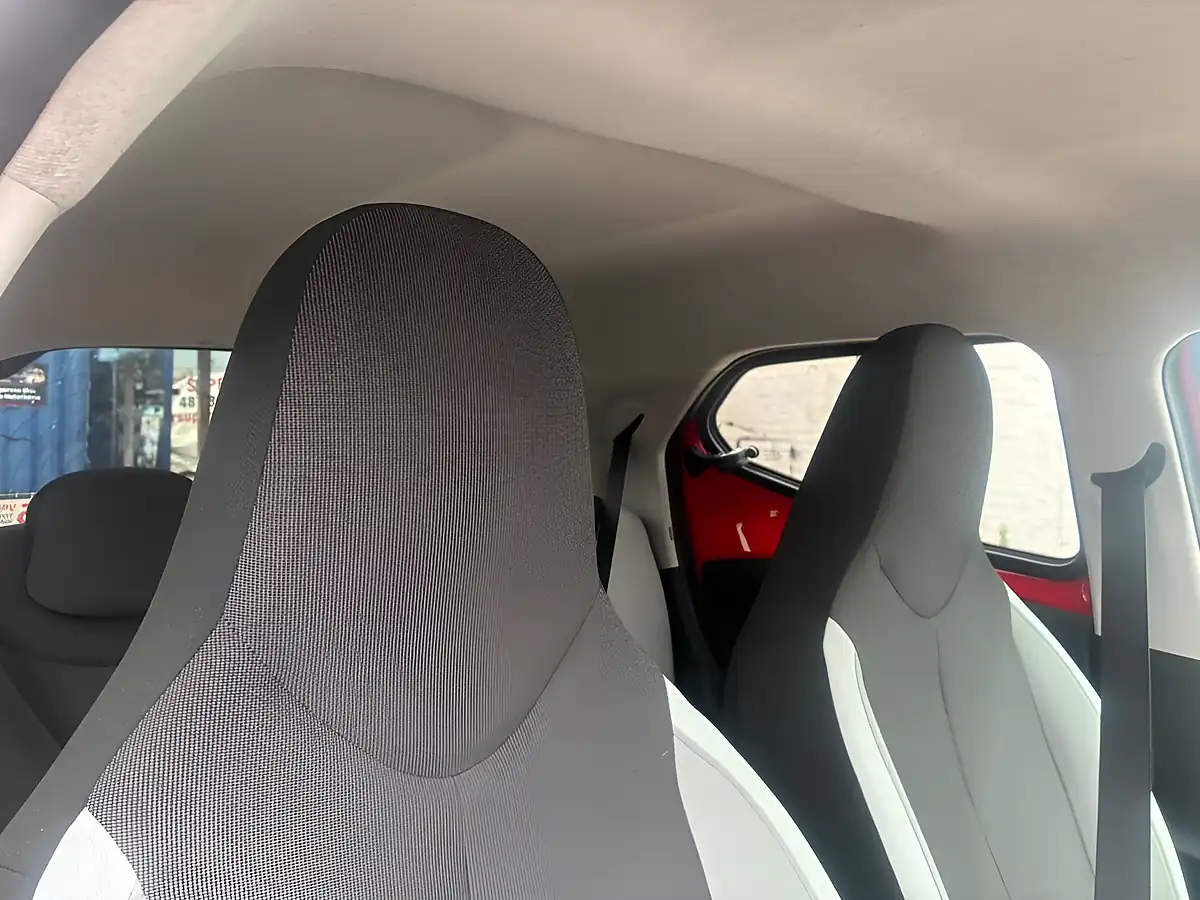 Used 2018 Toyota Aygo X-Style Red - Interior and Exterior details 11