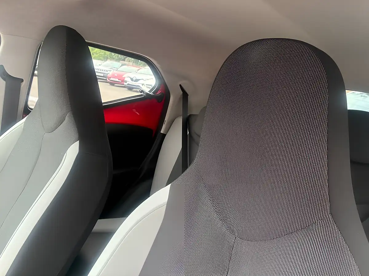 Used 2018 Toyota Aygo X-Style Red - Interior and Exterior details 14