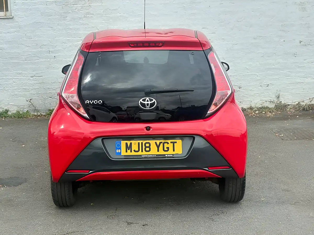 Used 2018 Toyota Aygo X-Style Red - Interior and Exterior details 8