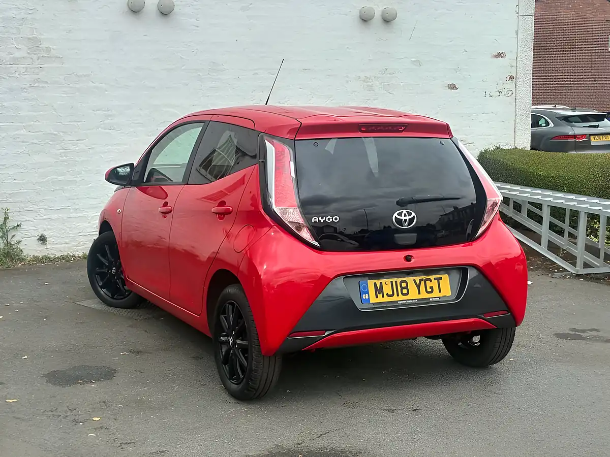 Used 2018 Toyota Aygo X-Style Red - Interior and Exterior details 9