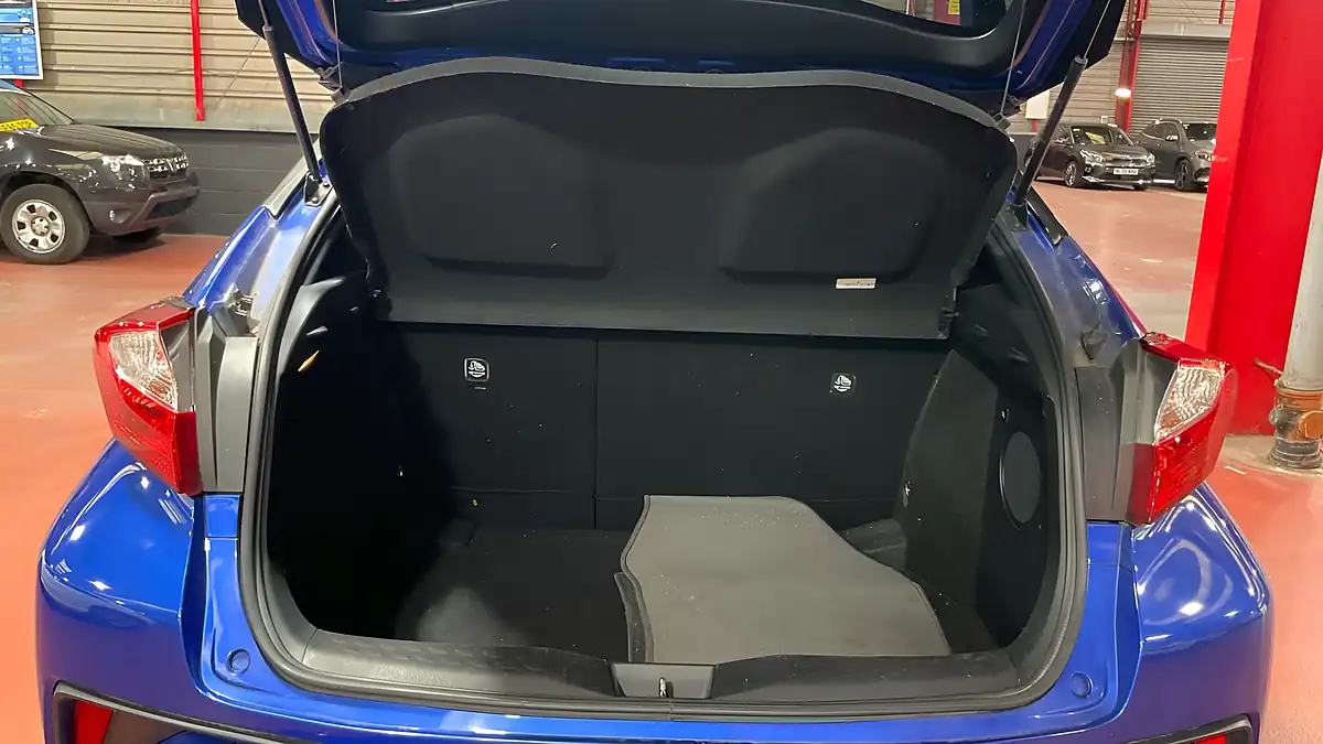 Used 2018 Toyota C-Hr Design Blue - Interior and Exterior details 7