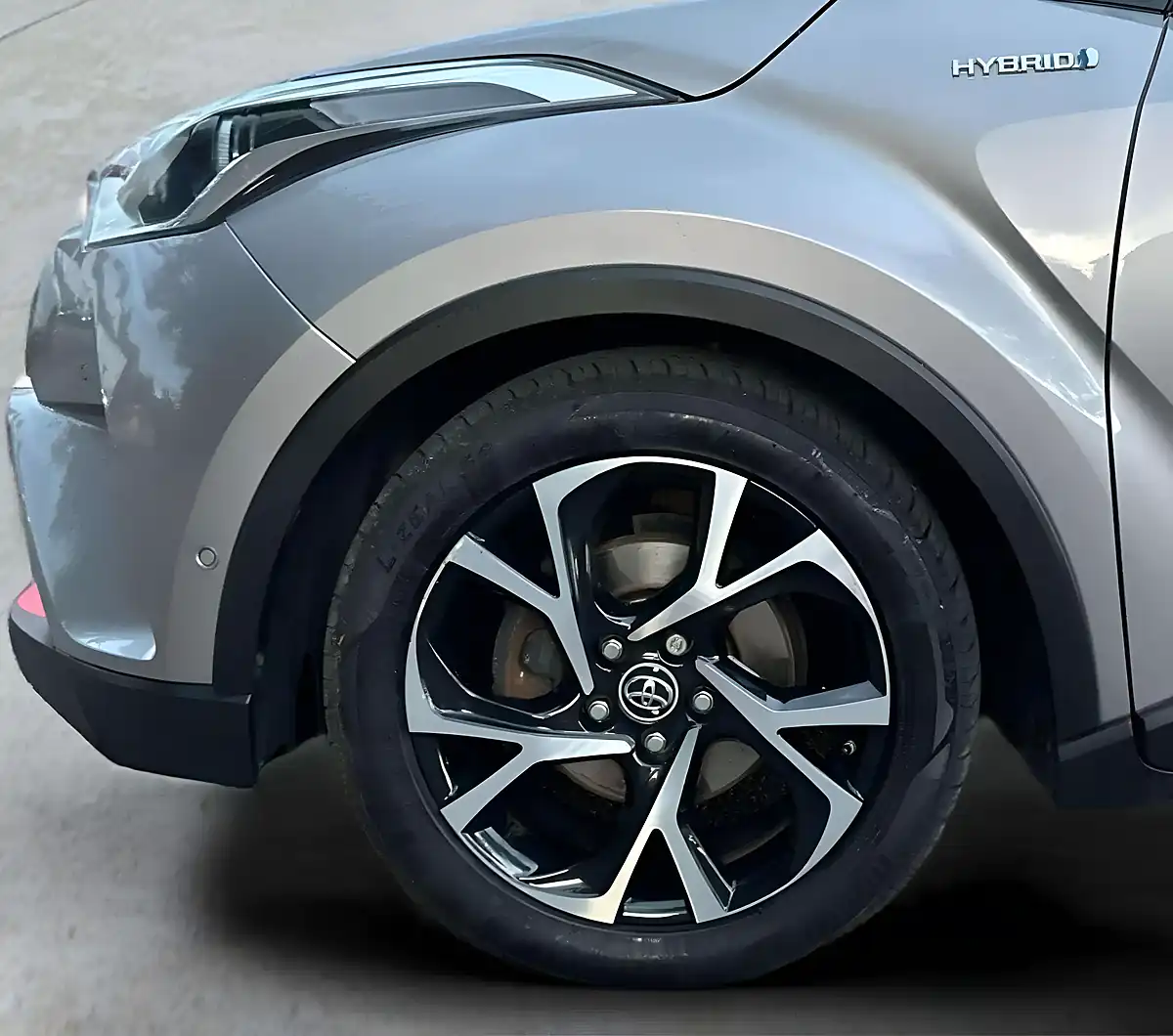 Used 2018 Toyota C-Hr Design Silver - Interior and Exterior details 16
