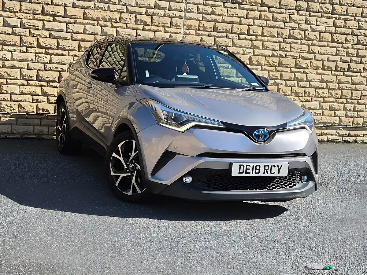 Used 2018 Toyota C-Hr Dynamic Silver - Front View