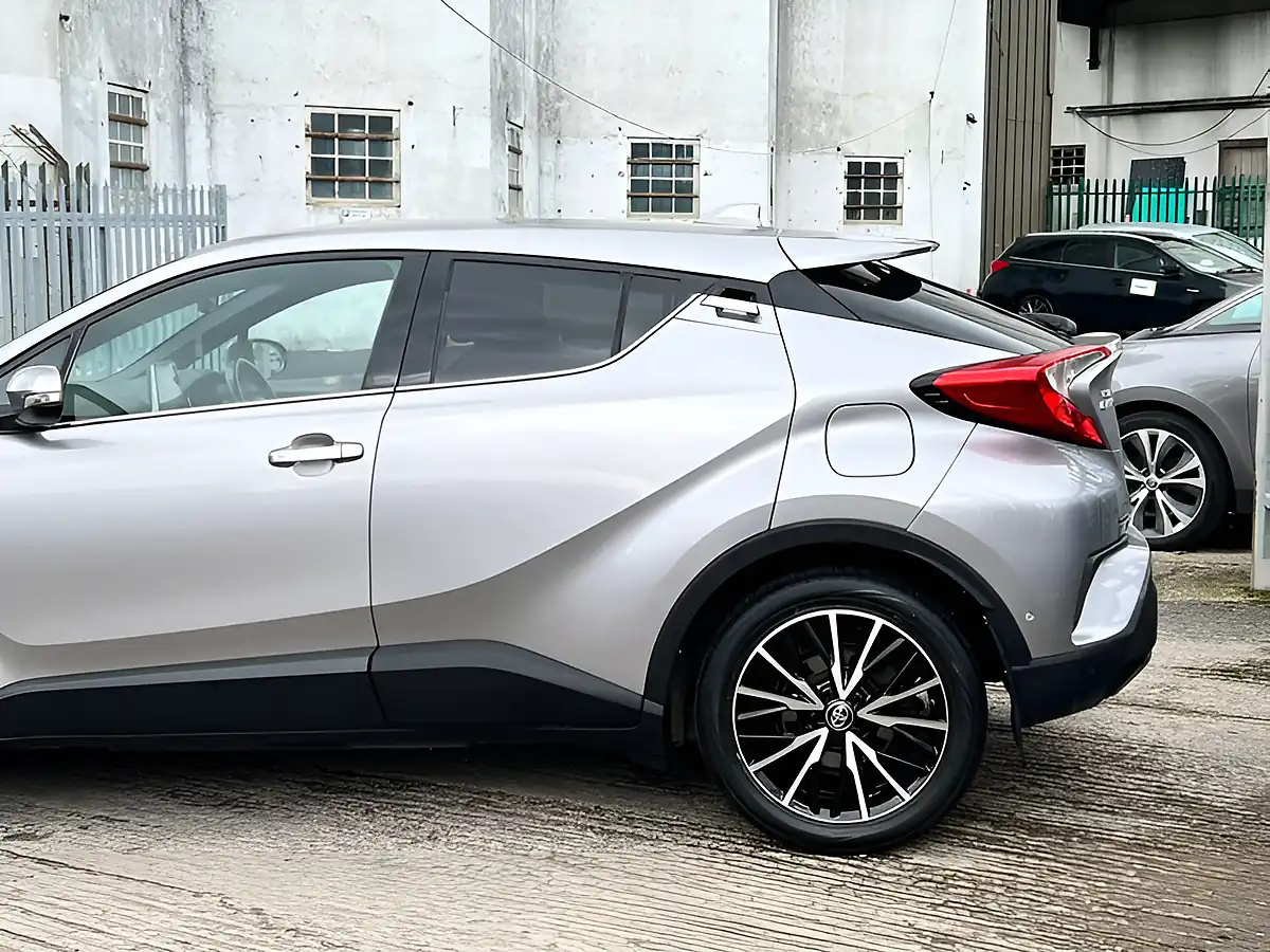 Used 2018 Toyota C-Hr Excel Silver - Interior and Exterior details 16