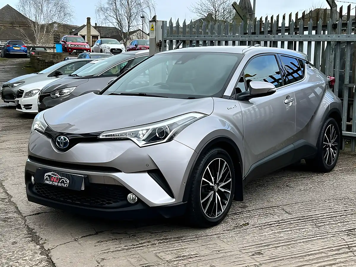 Used 2018 Toyota C-Hr Excel Silver - Interior and Exterior details 3