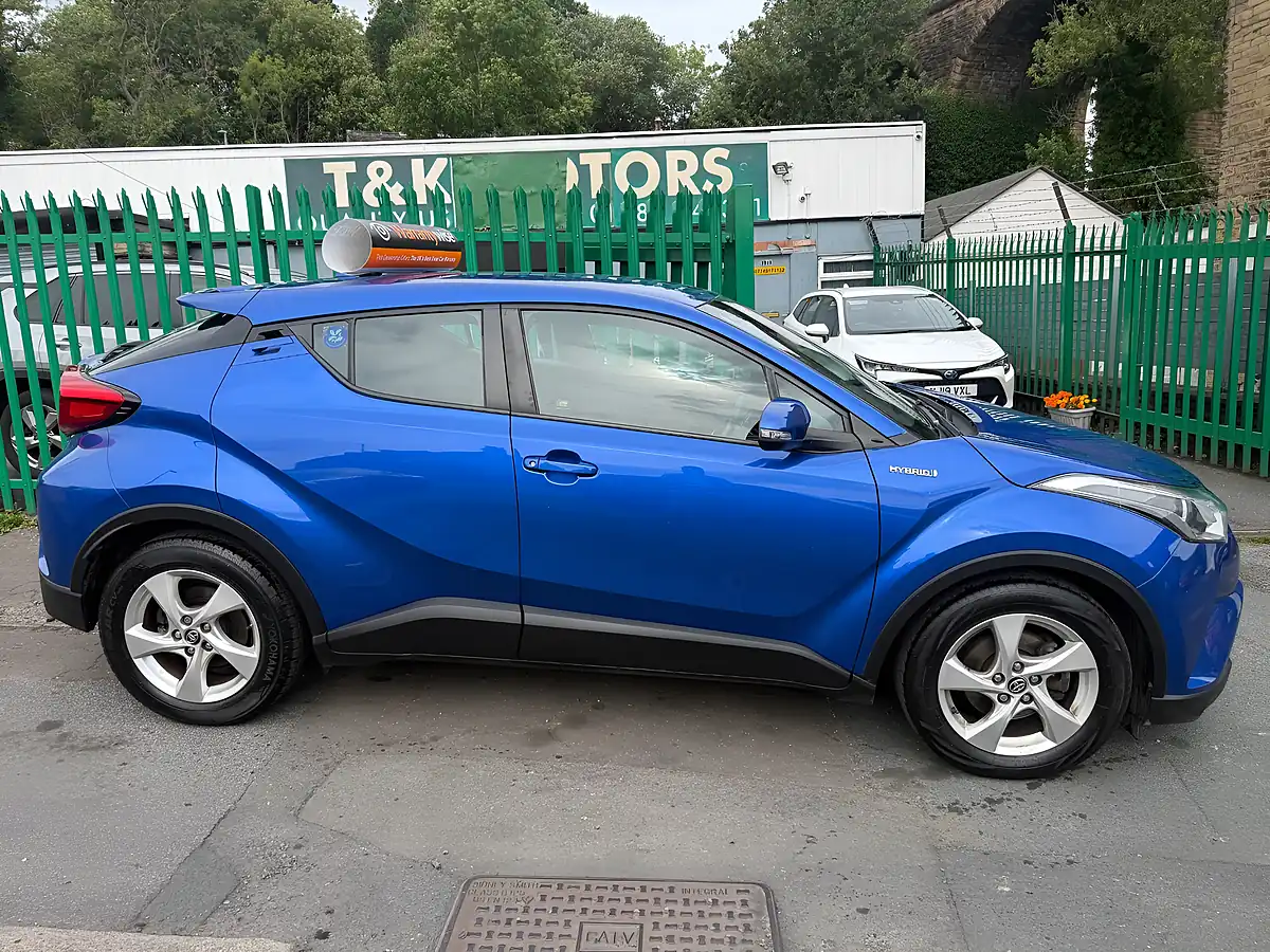 Used 2018 Toyota C-Hr Icon Blue - Interior and Exterior details 2