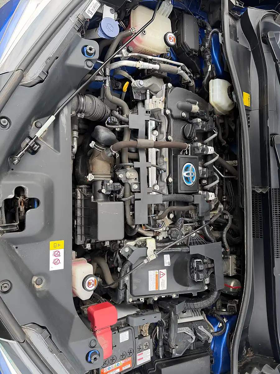 Used 2018 Toyota C-Hr Icon Blue - Interior and Exterior details 20