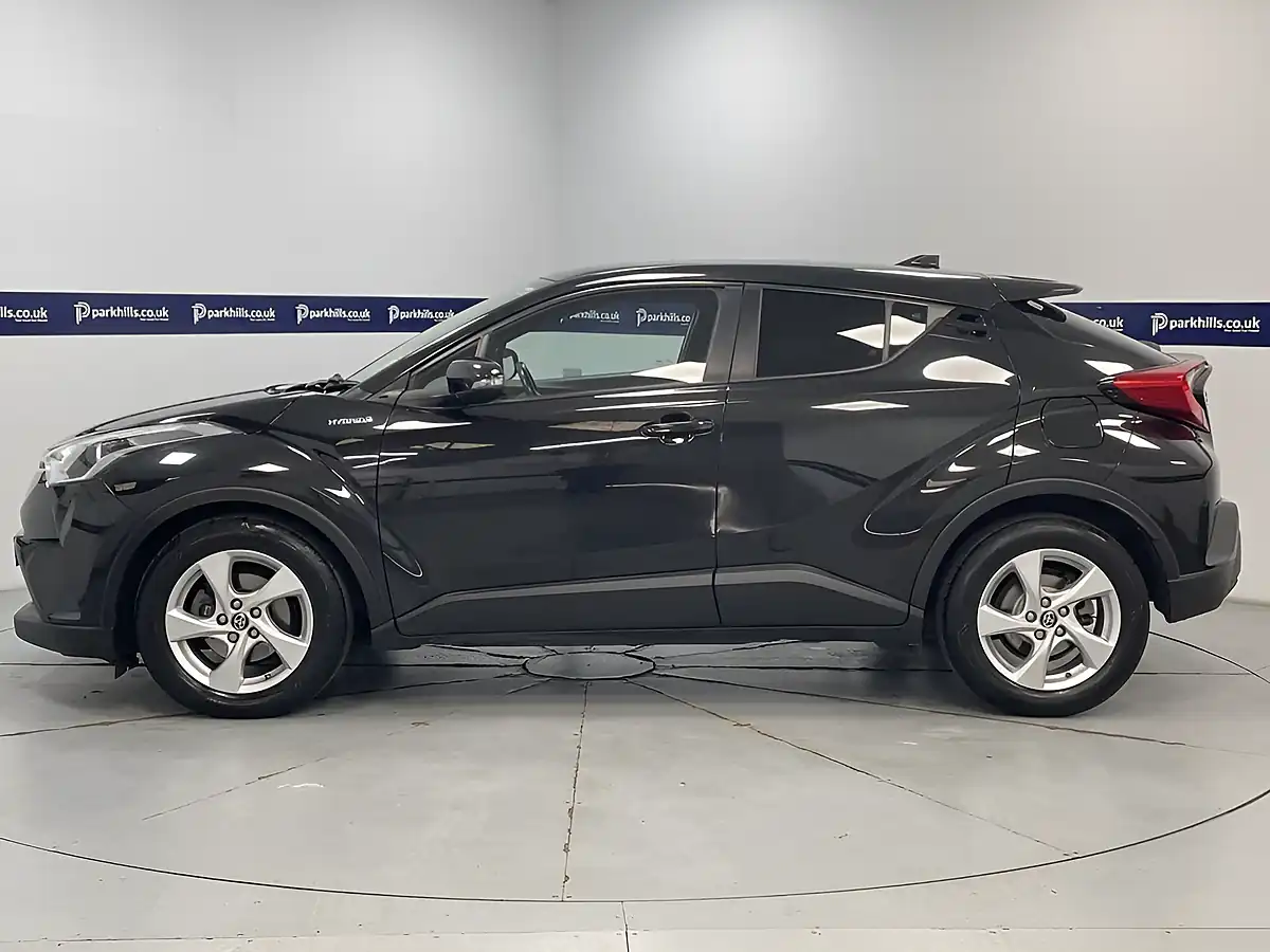 Used 2018 Toyota C-Hr Icon Eclipse Black - Interior and Exterior details 3