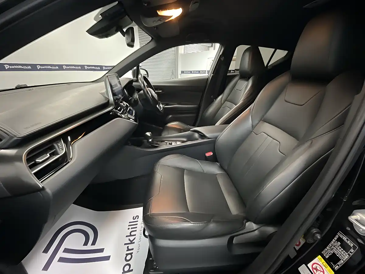 Used 2018 Toyota C-Hr Icon Eclipse Black - Interior and Exterior details 4