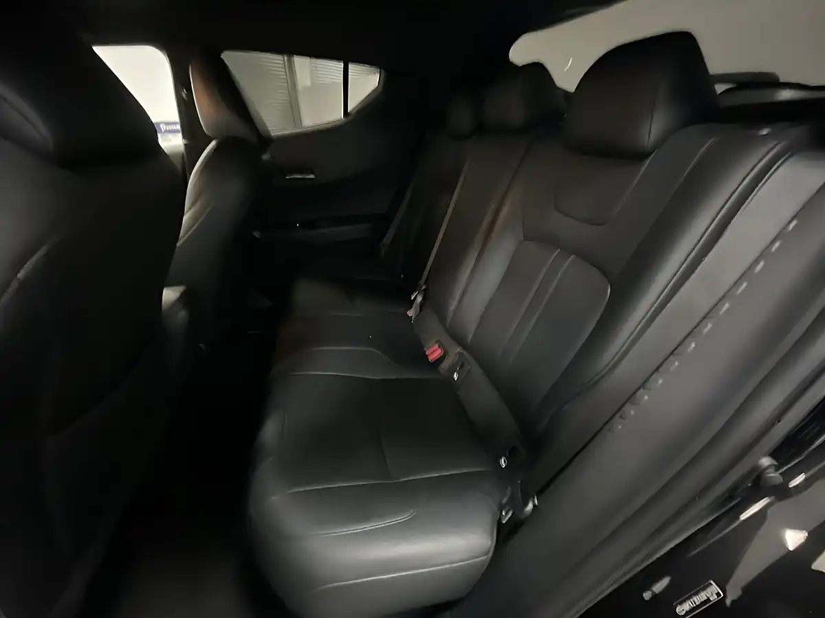 Used 2018 Toyota C-Hr Icon Eclipse Black - Interior and Exterior details 5