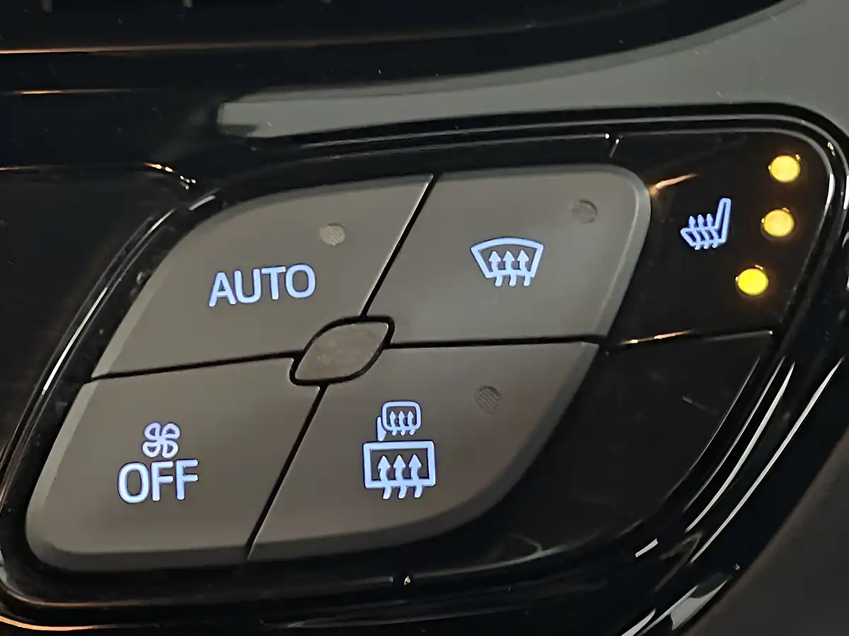 Used 2018 Toyota C-Hr Icon Eclipse Black - Interior and Exterior details 6